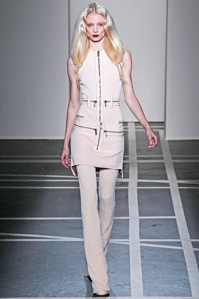 Look 24